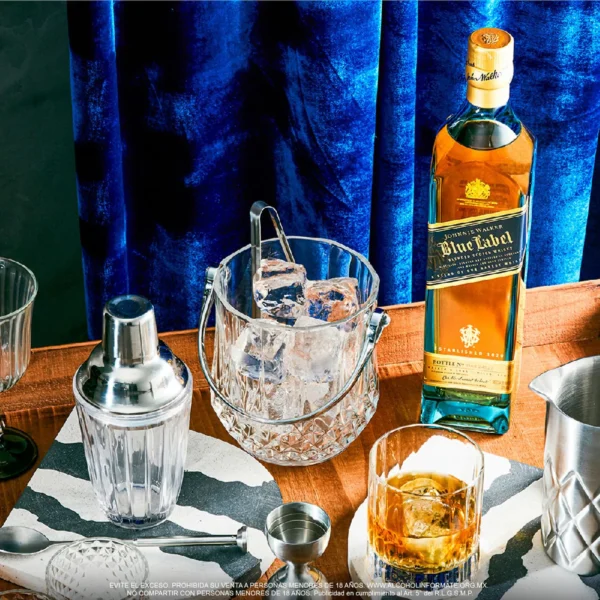 WHISKY J. WALKER ETIQUETA AZUL 750 ml